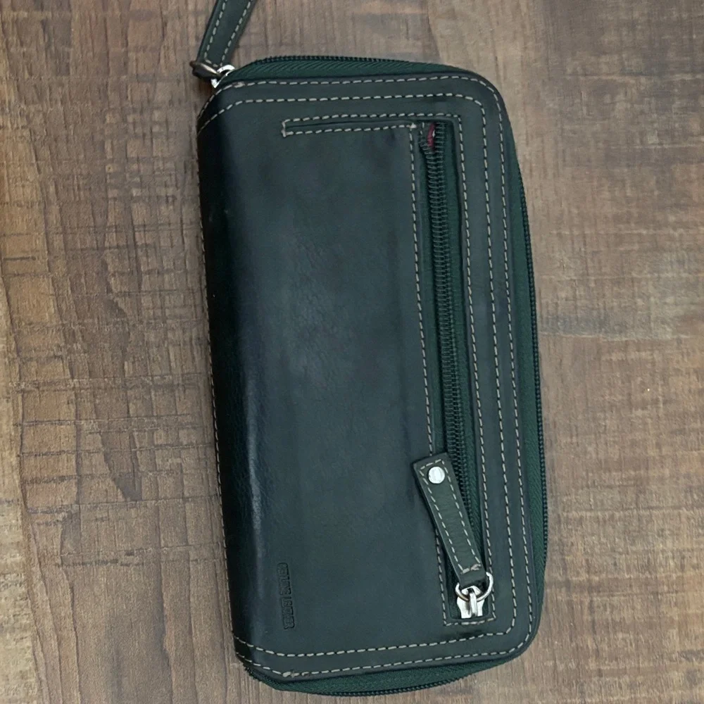 Clarks Card Wallet green Buttery Leather 7.5” X 4” Pocketbook Billfold
